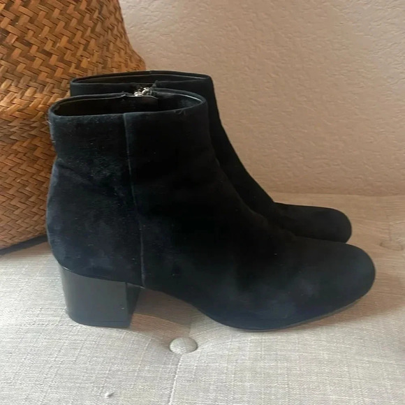 Sam Edelman size 8 black suede booties - Picture 1 of 13